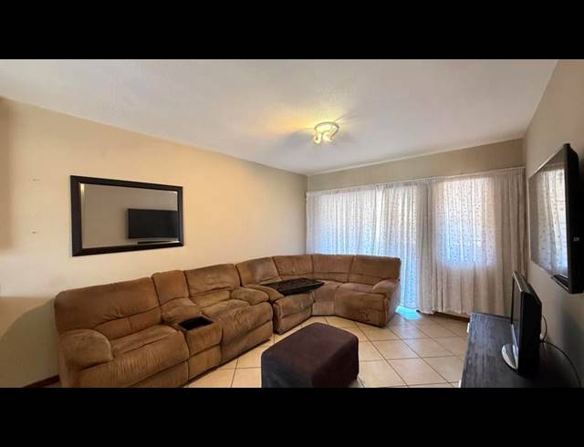 3 BEDROOM APARTMENT FOR SALE IN MONAVONI